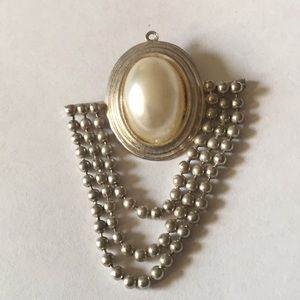 Pendent faux pearl